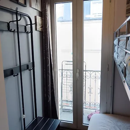 Apartment F2 Entier 30m2 Climatise A La Porte D'italie