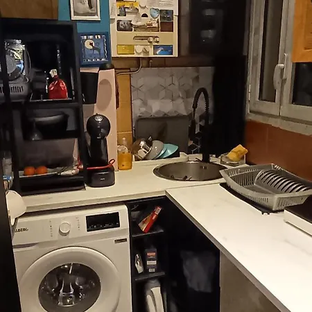 Apartment F2 Entier 30m2 Climatise A La Porte D'italie